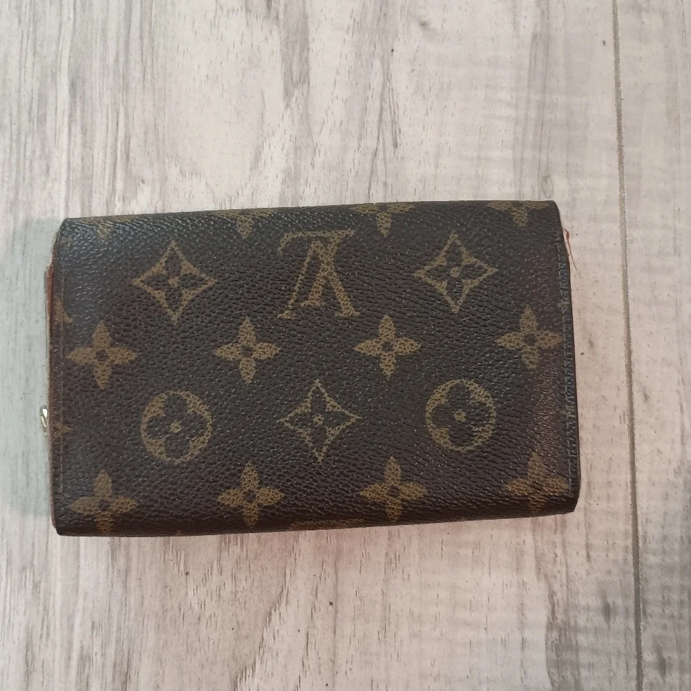 Louis Vuitton Monogram Porte Monnaie Billets Tresor Wallet